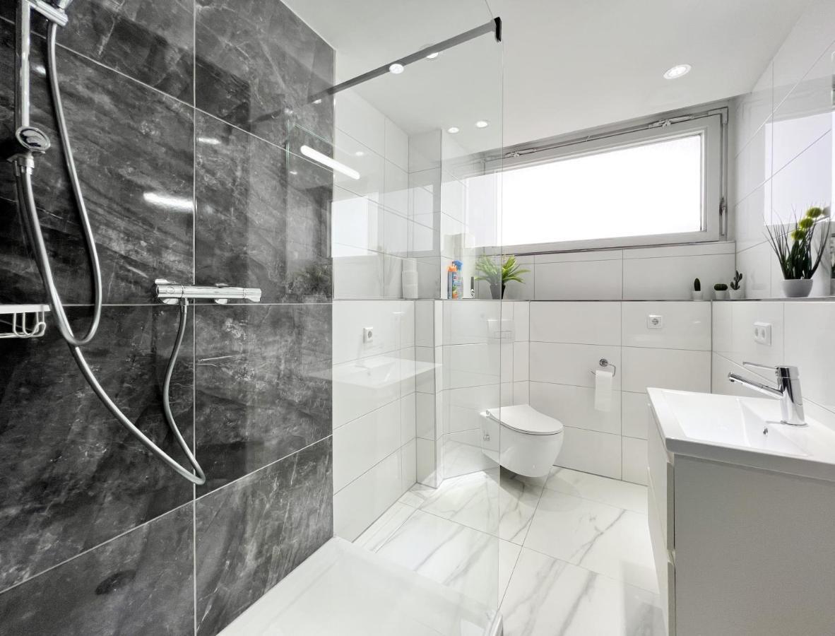 Modernes Apartment Mit Stil In City Lage Karlsruhe Kültér fotó